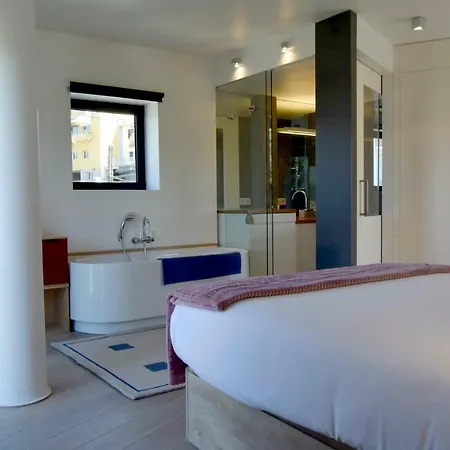 A Unique Place To In Apartament